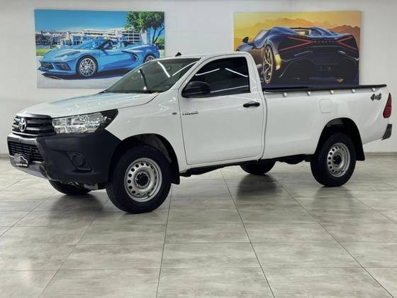 TOYOTA HILUX 2.8 D-4D TURBO DIESEL CS 4X4 MANUAL